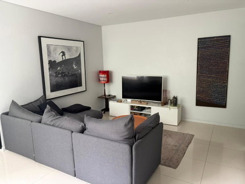 A Modern Two Bedroom Apartment! Quiet, Secure And 1 Minute Walk To Bondi Beach! - Accommodation Port Hedland 4