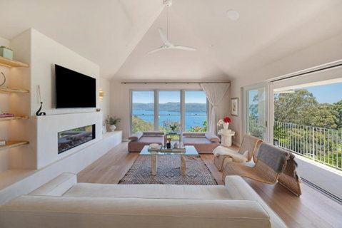 A Slice Of Paradise, Newly Transformed Avalon House With Breathtaking Views - Accommodation Port Hedland 2
