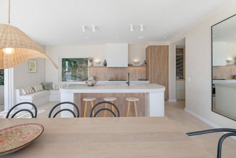 A Slice Of Paradise, Newly Transformed Avalon House With Breathtaking Views - Accommodation Port Hedland 3