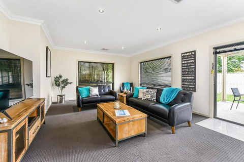 Accommodation On Lansell 1 Being Unit 1 Of 6 Lansell Street - Accommodation Port Hedland 2