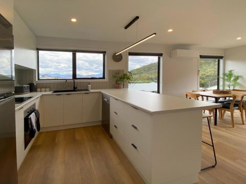 Albatross Rise - Modern Family Home - Accommodation Port Hedland 3