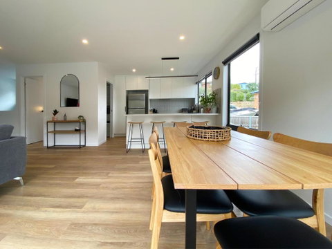 Albatross Rise - Modern Family Home - Accommodation Port Hedland 4