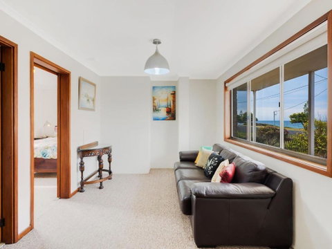 Allawah Beach House - 29 Dalmeny Drive, Kianga - Accommodation Port Hedland 4