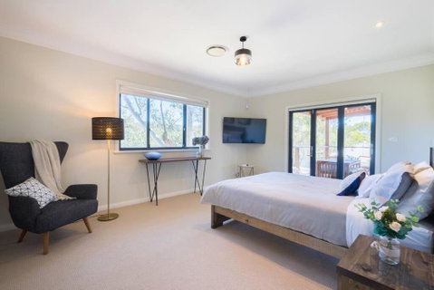 Alleura House Serene Bushland 4BR Families Groups - Accommodation Port Hedland 4