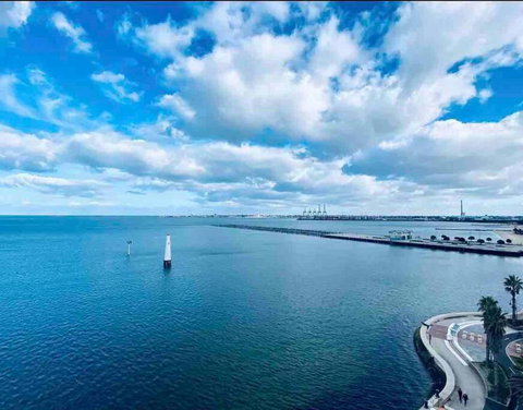 Amzing Ocean View Spacious Three Bedrooms Apartment Port Melbourne - Accommodation Port Hedland 1