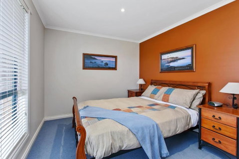 Apollo Bay Hideaway 5 Minute Walk To The Beach - Accommodation Port Hedland 3