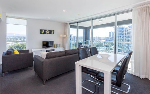 Artique Surfers Paradise - Official - Accommodation Port Hedland 3