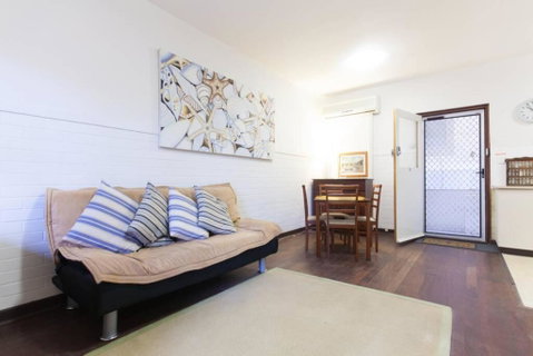 B3 Crawley Apartment 1 BRM & Sleepout Near UWA - Accommodation Port Hedland 0
