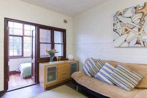 B3 Crawley Apartment 1 BRM & Sleepout Near UWA - Accommodation Port Hedland 3