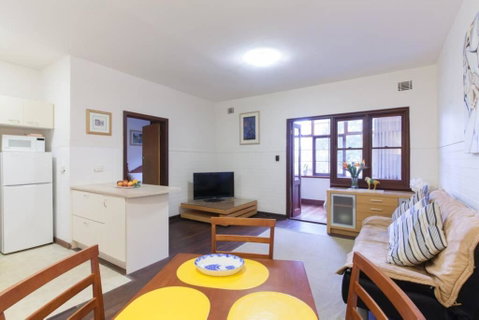 B3 Crawley Apartment 1 BRM & Sleepout Near UWA - Accommodation Port Hedland 2