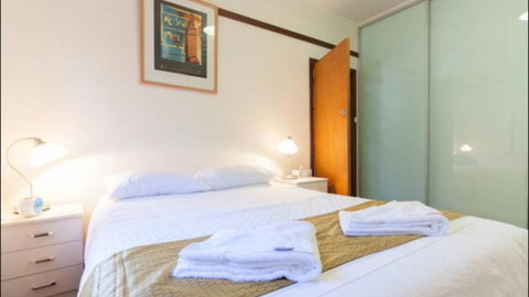 B4 Crawley Apartment 1 BRM & Sleepout Near UWA - Accommodation Port Hedland 0