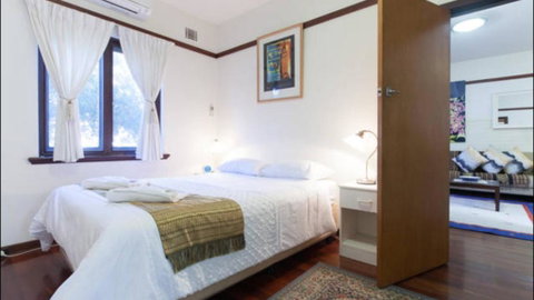 B4 Crawley Apartment 1 BRM & Sleepout Near UWA - Accommodation Port Hedland 1