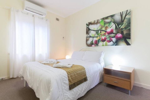 B5 Crawley Apartment 1 BRM & Sleepout Near UWA - Accommodation Port Hedland 1