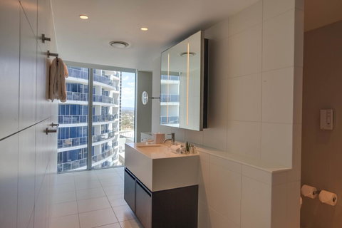 Hilton Surfers Paradise Hotel & Residences - Accommodation Port Hedland 3