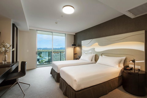 Hilton Surfers Paradise Hotel & Residences - Accommodation Port Hedland 12