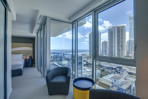 Hilton Surfers Paradise Hotel & Residences - Accommodation Port Hedland 1
