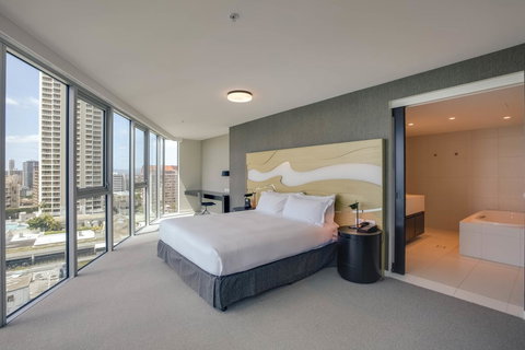 Hilton Surfers Paradise Hotel & Residences - Accommodation Port Hedland 14