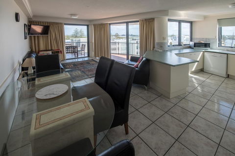 Centrepoint Apartments Caloundra - Accommodation Port Hedland 38