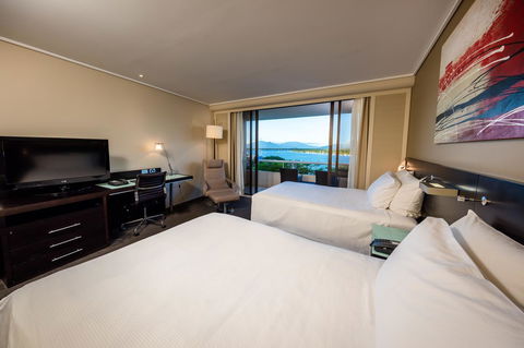 Hilton Cairns - Accommodation Port Hedland 6