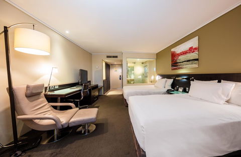 Hilton Cairns - Accommodation Port Hedland 11