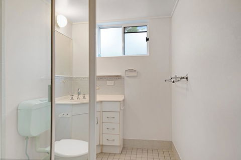 LISTEN TO THE SURF From Rickman Pde, Woorim - Accommodation Port Hedland 8