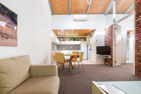 #162 Nautilus Resort - Accommodation Port Hedland 1