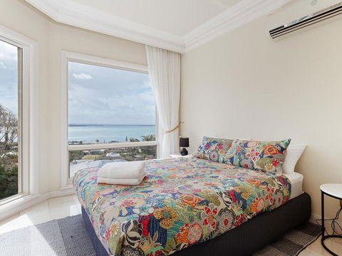 'Baylife Villa' 4a Warruga St - Large Home With WIFI, Netflix, Aircon, Linen & Spectacular Views - Accommodation Port Hedland 2