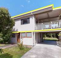 'Beach Break 1' 1/10 Lionel Street - upstairs unit with Aircon - Accommodation Port Hedland