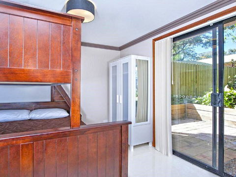 'Beach Break 2', 2/10 Lionel St - Downstairs Unit With Aircon - Accommodation Port Hedland 1