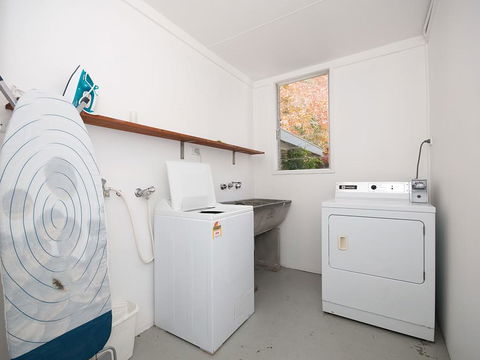 'Beachside' Shoal Bay, Unit 6 - Accommodation Port Hedland 3
