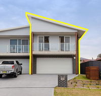 'Birubi Breezes' 2/7 Fitzroy St - Large Duplex with Air Conditioning WIFI  only 5 minute walk to the beach - Accommodation Port Hedland