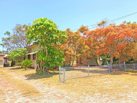 'Daves Place', 27 Rigney St - Holiday House With WIFI, Aircon & Boat Parking - Accommodation Port Hedland 0