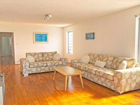 'Mooring One Downstairs', 23 Shoal Bay Rd - Fantastic Ground Floor Duplex With Views, WIFI And Air Conditioning - Accommodation Port Hedland 1