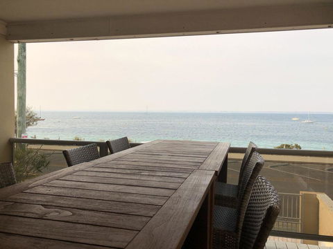 'Mooring Two Upstairs', 23 Shoal Bay Rd - Stunning Views, WIFI, Air Conditioning And Boat Parking - Accommodation Port Hedland 1