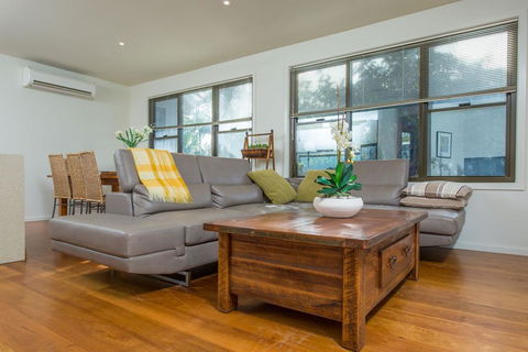 'Rolling Waves 2' On Ocean Drive - Accommodation Port Hedland 2