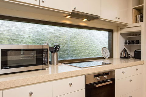 'Rolling Waves 2' On Ocean Drive - Accommodation Port Hedland 3