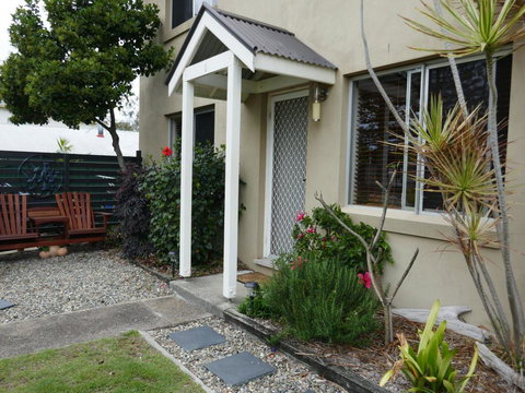 'Sandy Bottoms' With WiFi Just Moments From Beach - Accommodation Port Hedland 3