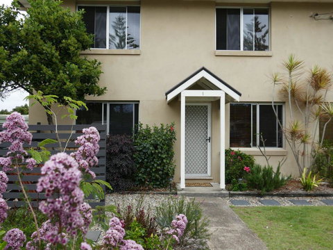 'Sandy Bottoms' With WiFi Just Moments From Beach - Accommodation Port Hedland 0