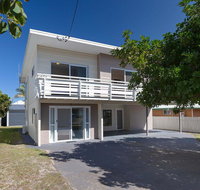 'SeaHaven' 2 Richardson Ave - Large home with Aircon Smart TV WIFI Netflix  Boat Parking - Accommodation Port Hedland