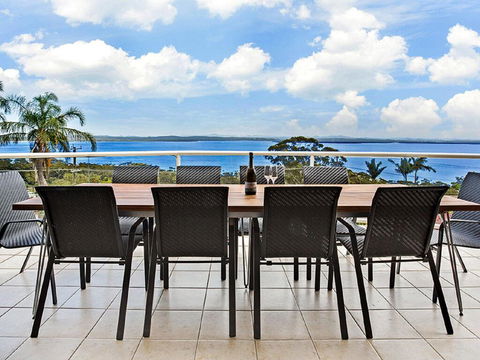 'The Bay', 25 Wallawa Rd - Huge Home With Aircon, Spectacular Views & Chromecast - Accommodation Port Hedland 3