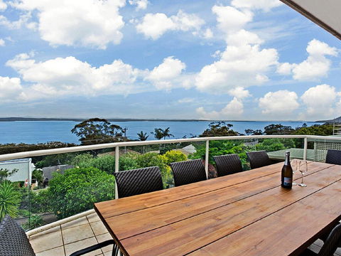'The Bay', 25 Wallawa Rd - Huge Home With Aircon, Spectacular Views & Chromecast - Accommodation Port Hedland 0