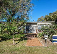 'The Croft' 11 Boulder Bay Rd - Cosy Beach House with Aircon  only 270m to the Beach - Accommodation Port Hedland