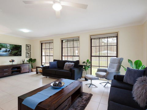 'Willows At The Bay' 111 Horace St - Large House With Aircon, WIFI And Boat Parking. - Accommodation Port Hedland 1