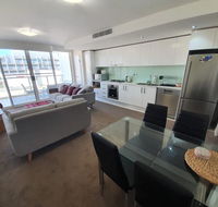just listed Bolton St 1br 350m walk to Newcastle beach  Wifi end Eand - Accommodation Port Hedland