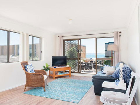1 'BAHIA', 47 RONALD AVE - GREAT LOCATION WITH FILTERED WATER VIEWS - Accommodation Port Hedland 2
