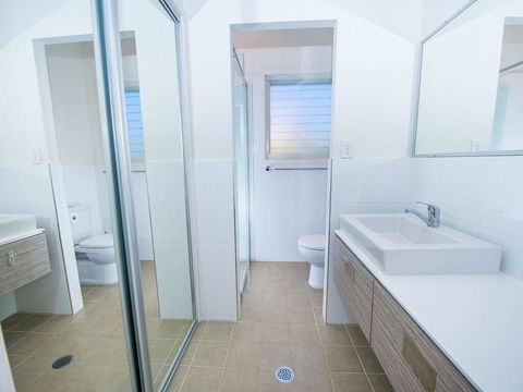 1 'Florida', 5 Lillian Street - 2 Min Walk To Beach, Shops & Restaurants - Accommodation Port Hedland 1