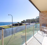 1 'Little Hut' 20 Kurrawa Close - Spectacular Water Views NBN  Air Conditioned - Accommodation Port Hedland
