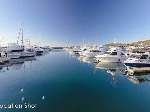 1 'SEASHELLS' 21-23 MAGNUS STREET - WIFI, POOL, LIFT & AIR CONDITIONING - Accommodation Port Hedland 1