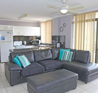 1 'The Commodore' 9-11 Donald St - Ground Floor Unit Close To Shops Cafe's And Marina - Accommodation Port Hedland