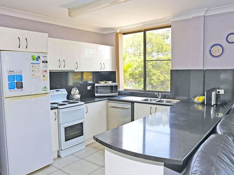 1 'The Commodore' 9-11 Donald St - Ground Floor Unit, Close To Shops, Cafe's And Marina - Accommodation Port Hedland 1